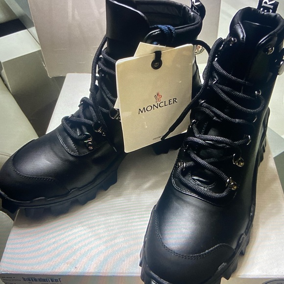 Black , leather ,boots new unused number 38 original moncler Oder - Picture 1 of 13